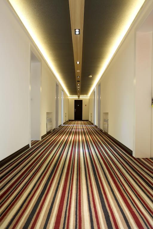 Futuro Hotel Бишкек Екстериор снимка