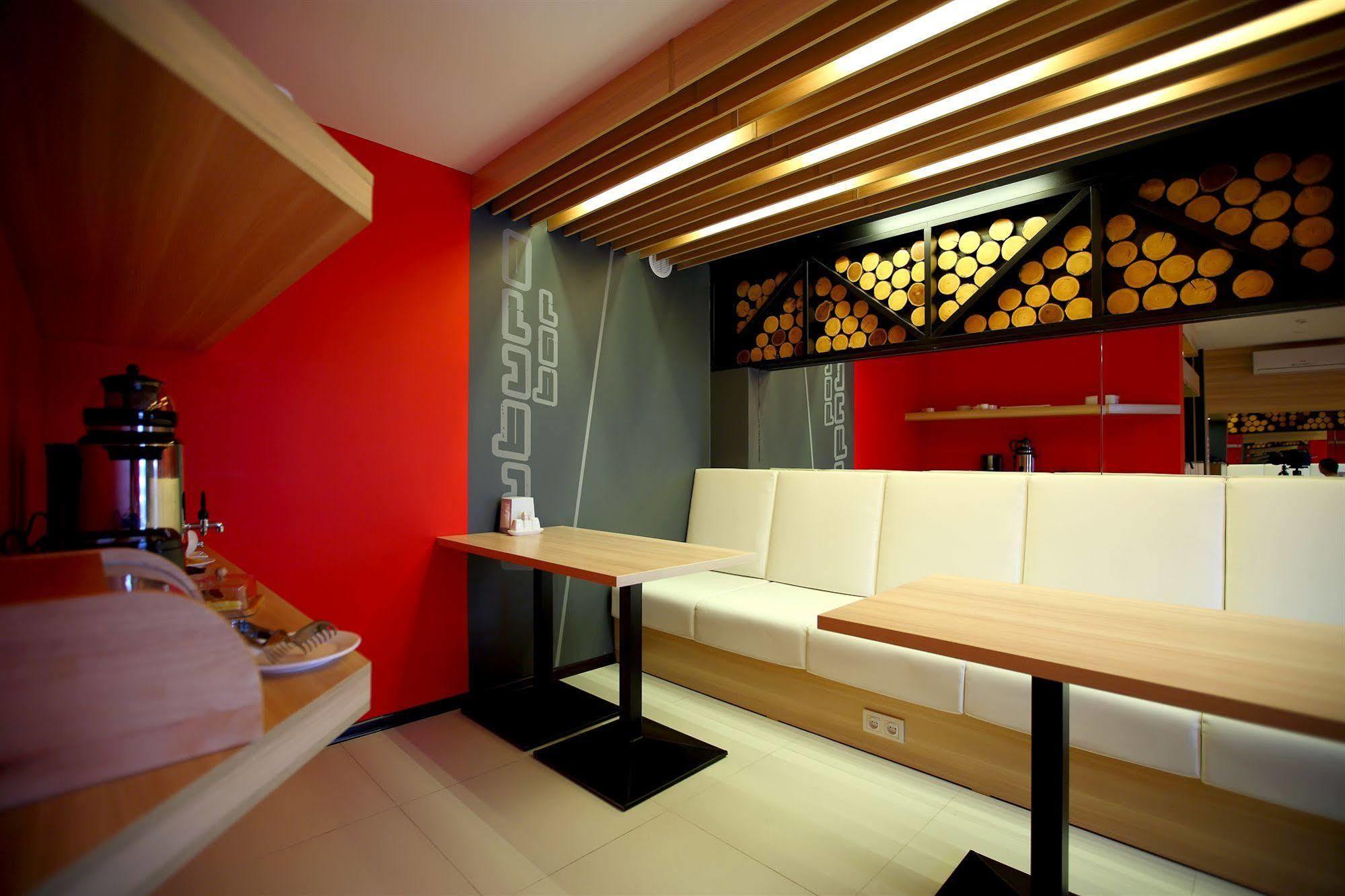 Futuro Hotel Бишкек Екстериор снимка